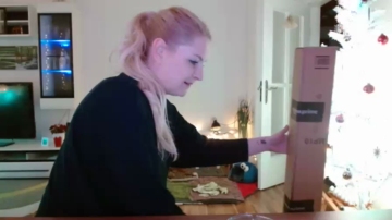 Ninixen  17-12-2021 naked Female